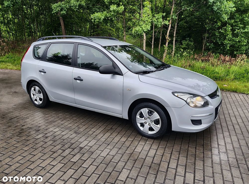 Hyundai i30 1.4 Base + - 3
