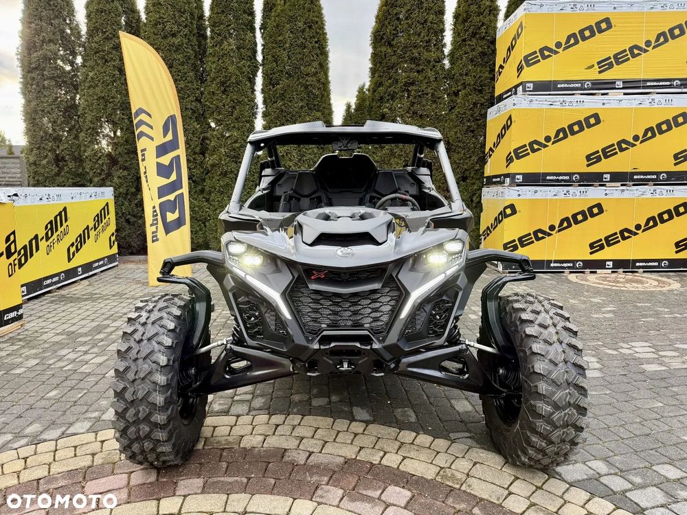 Can-Am Maverick - 1