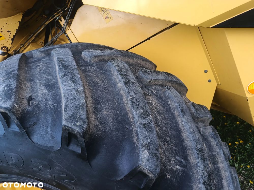 New Holland TX 65 Plus - 18