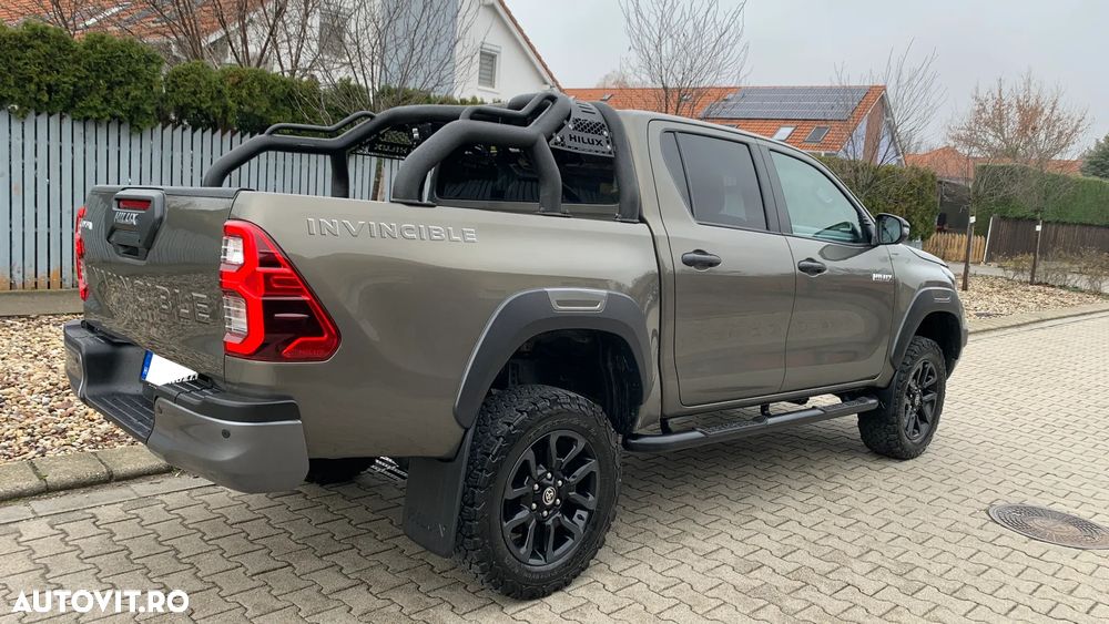 Toyota Hilux 2.8D 204CP 4x4 Double Cab AT Invincible Color Edition - 4