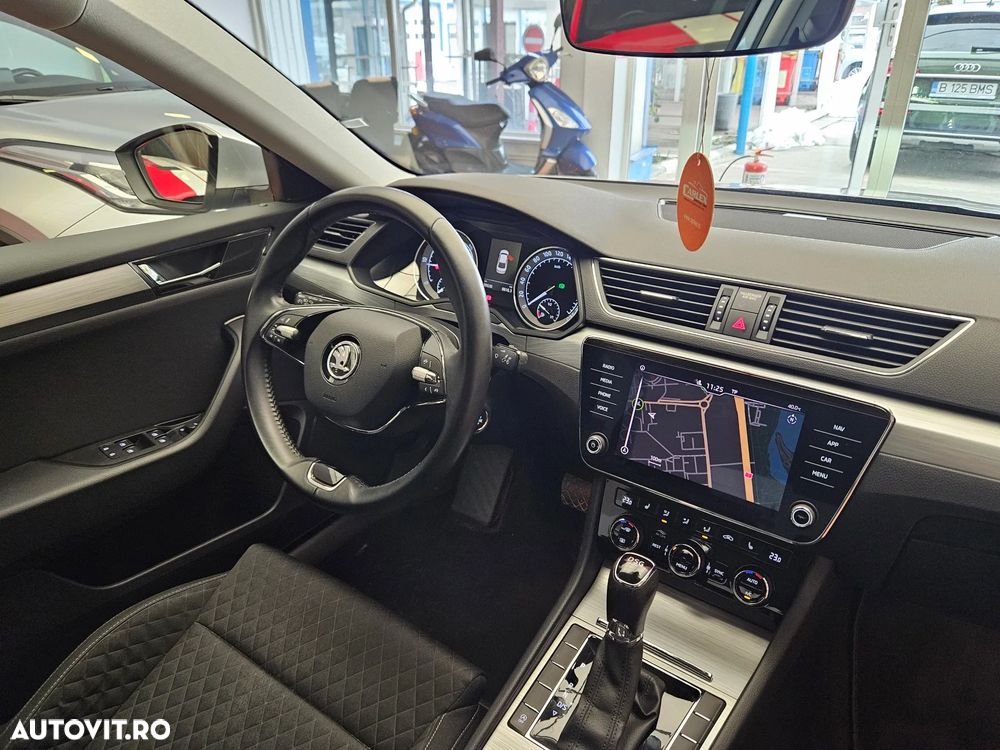 Skoda Superb 2.0 TDI DSG Ambition - 17