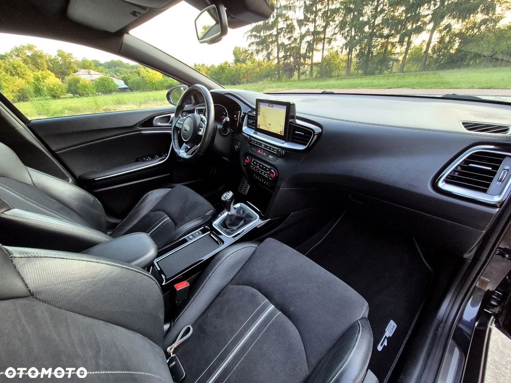 Kia Ceed 1.4 T-GDI OPF GT Line - 37