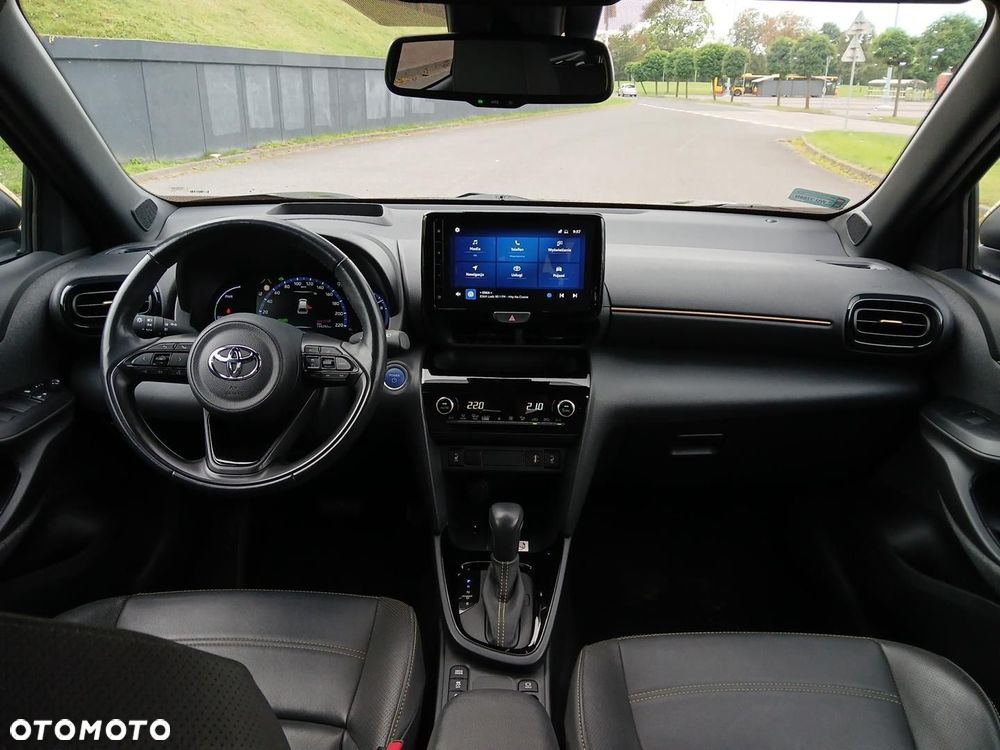 Toyota Yaris Cross Hybrid 1.5 Premiere Edition - 26