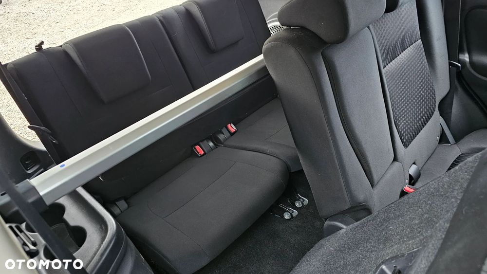 Mitsubishi Outlander 2.2 DID Intense + - 11