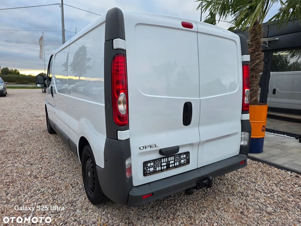 Opel Vivaro - 11