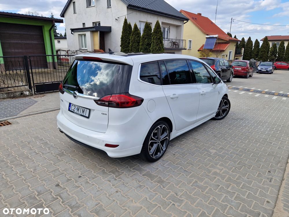 Opel Zafira - 24