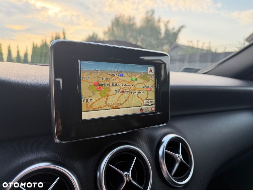 Mercedes-Benz Klasa A 180 BlueEfficiency Edition - 17