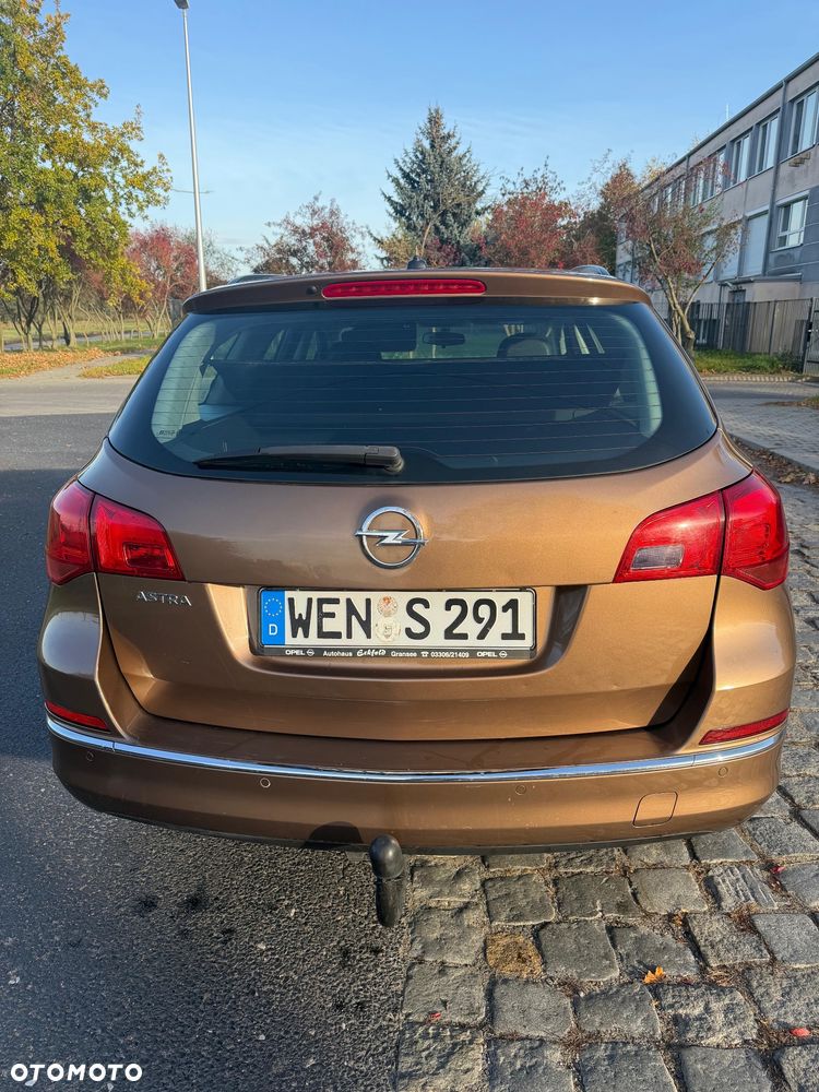 Opel Astra 1.6 - 9