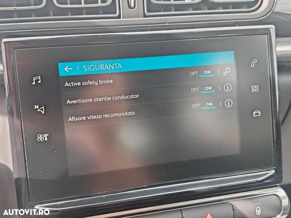 Citroën C3 1.2 PureTech S&S EAT Shine - 19