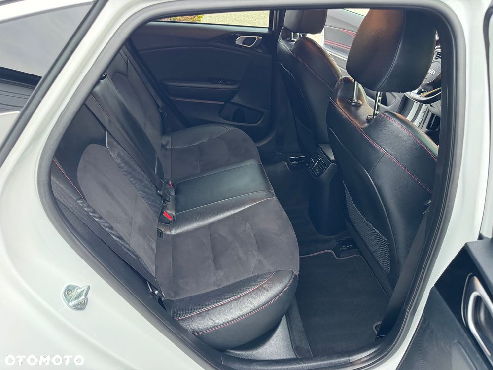 Kia ProCeed 1.6 T-GDI GT - 31