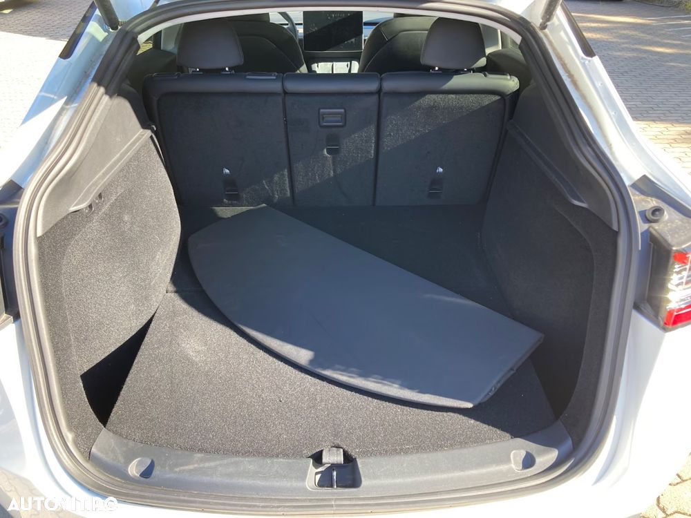 Tesla Model Y Long Range Dual Motor AWD - 23