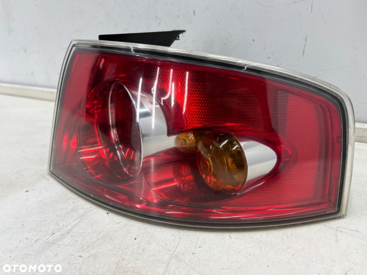 Lampa Seat Ibiza 3 III 6L 02-08r. 3Drzwi 5Drzwi PRAWA tylna w błotnik oryginalna prawy tył 6l6945112 - 6