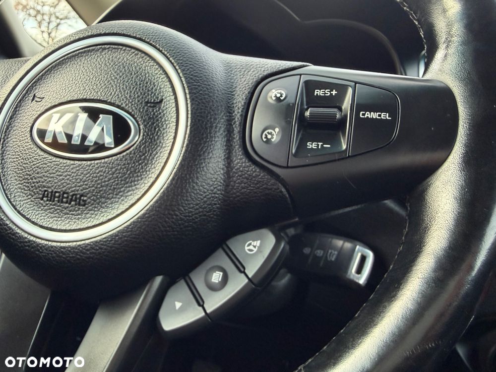 Kia Carens 1.7 CRDi L - 31