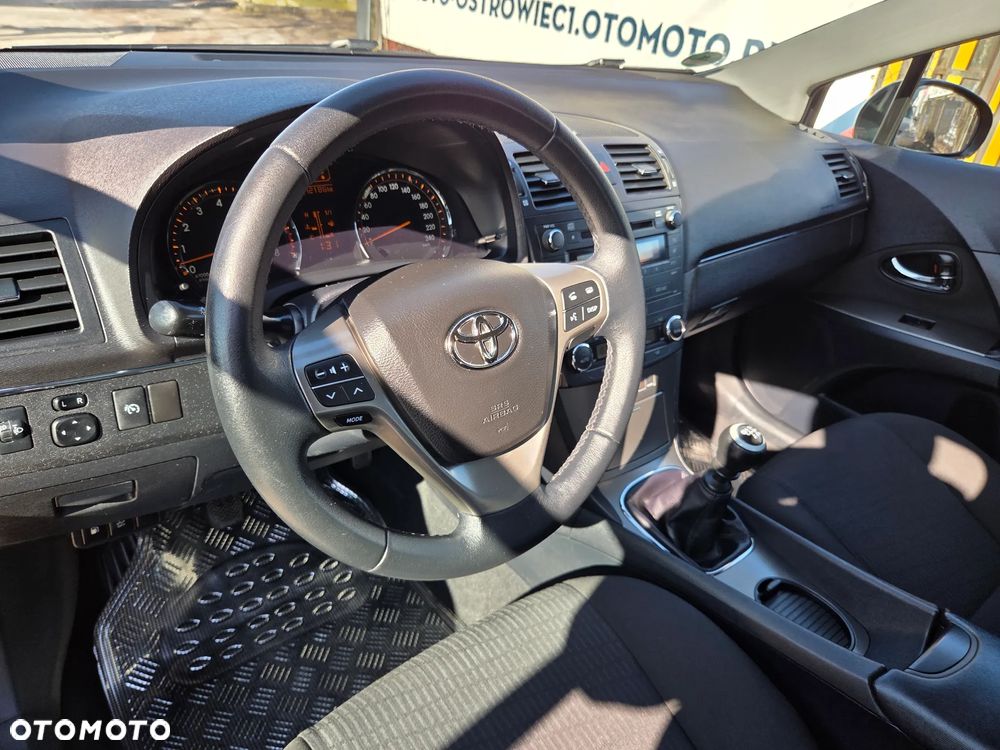 Toyota Avensis 1.8 Comfort - 8