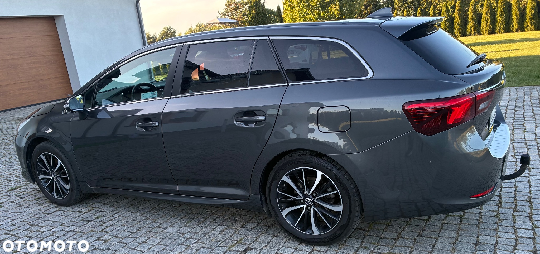 Toyota Avensis 1.8 Premium - 4