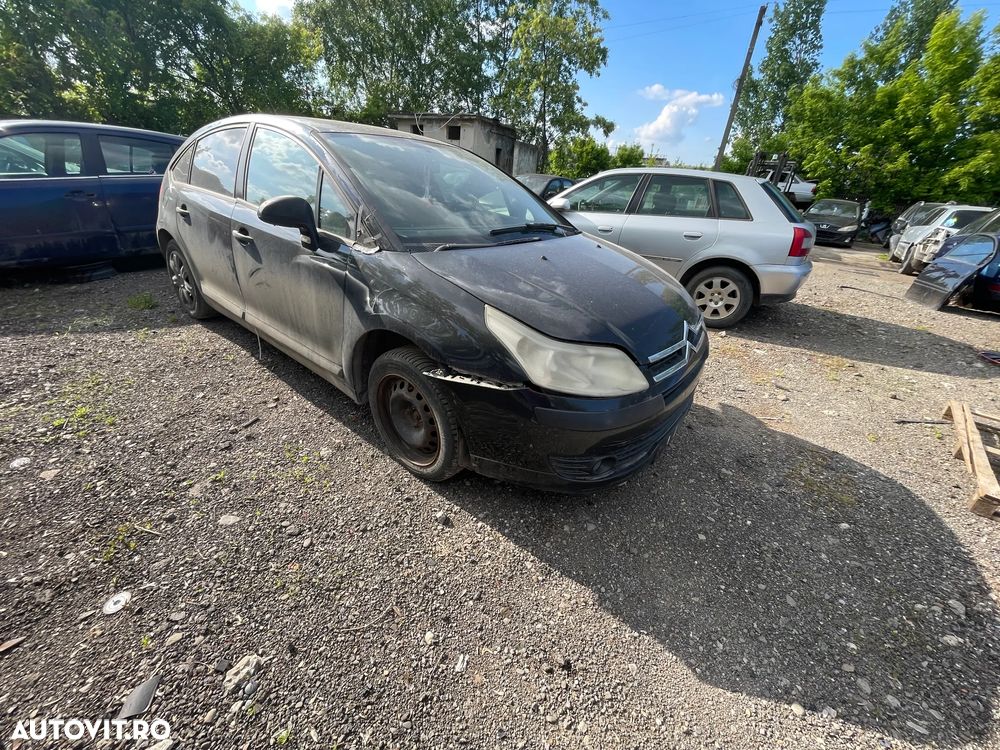 Dezmembrez Citroen C4 I Hatchback 1.4i 16v 65kW 88Cp negru an 2005 - 8