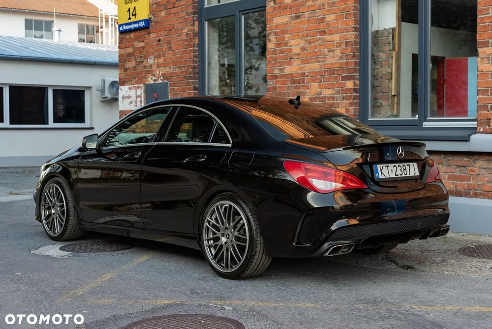 Mercedes-Benz CLA 250 4Matic 7G-DCT AMG Line - 2
