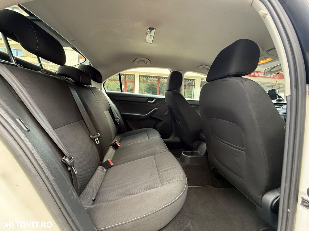 Skoda RAPID 1.2 TSI Ambition - 11