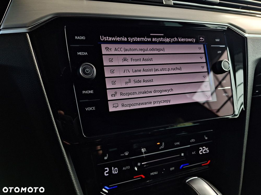 Volkswagen Passat Variant 2.0 TDI Elegance DSG - 32