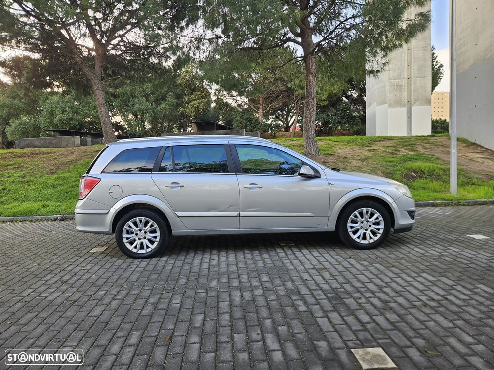 Opel Astra Caravan 1.7 CDTi Cosmo ecoFLEX - 2