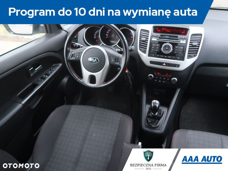 Kia Venga - 8