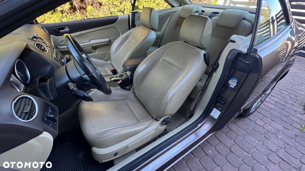 Ford Focus 2.0 16V Trend - 22