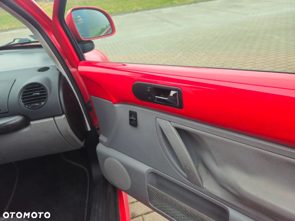 Volkswagen New Beetle - 14