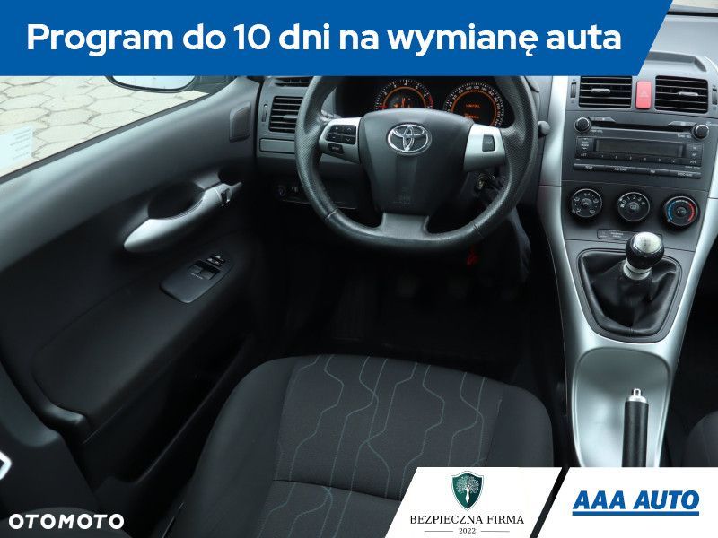 Toyota Auris - 8