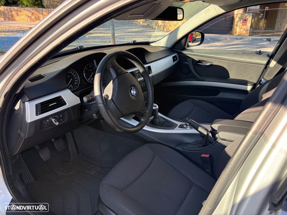BMW 320 d Navigation Sport - 5