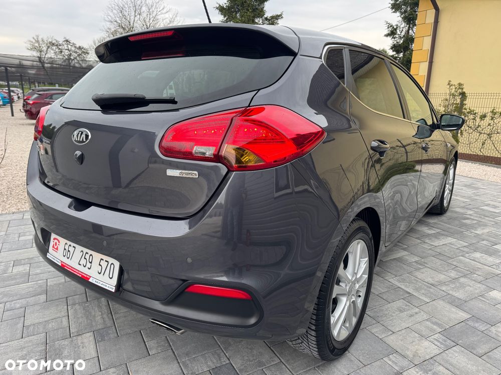 Kia Ceed 1.6 GDI ISG Dream-Team Edition - 6