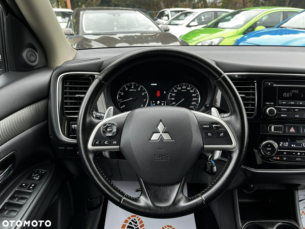 Mitsubishi Outlander 2.0 Instyle + 4WD CVT - 17