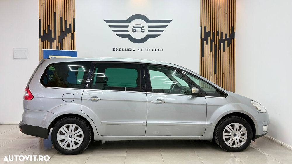 Ford Galaxy 2.0 Ghia - 12