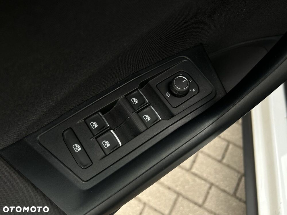 Volkswagen T-Roc 1.5 TSI R-Line DSG - 11