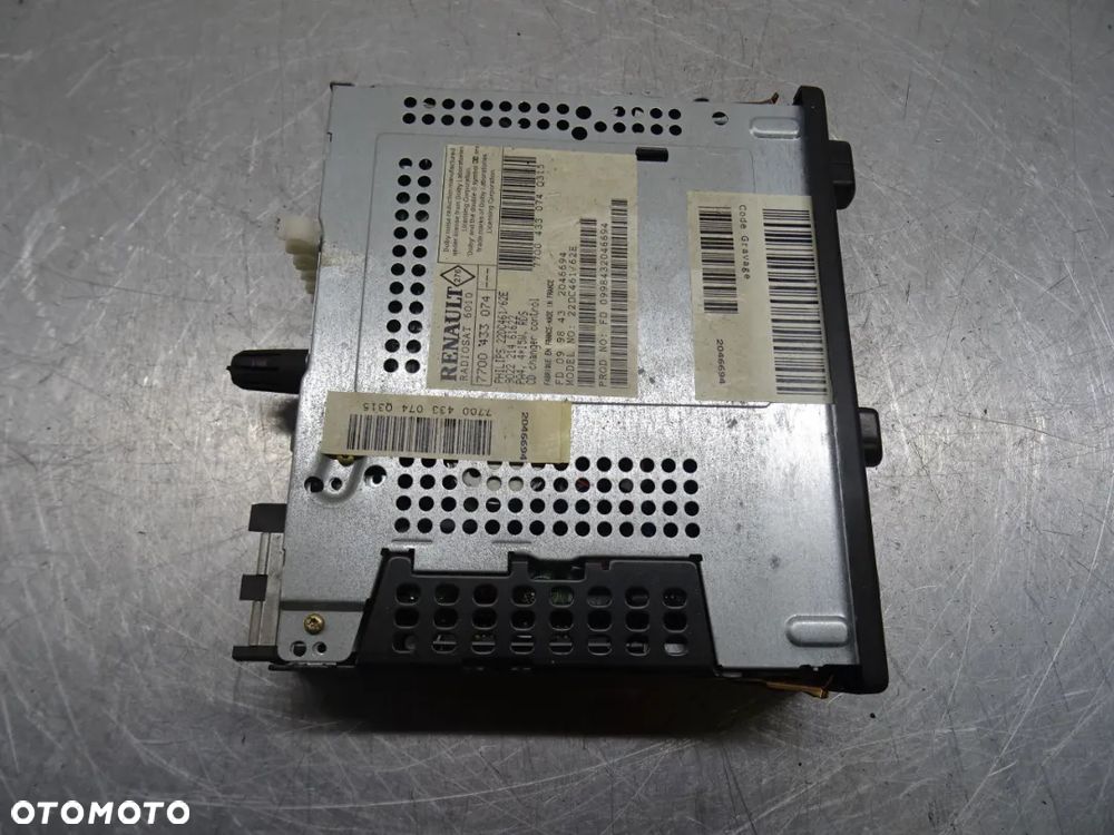 RENAULT LAGUNA I LIFT 1.8 RADIO 7700433074 - 4