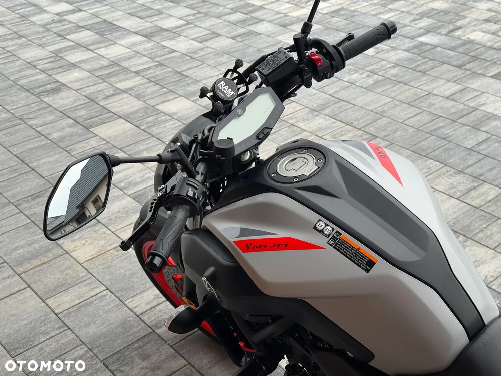 Yamaha MT - 4