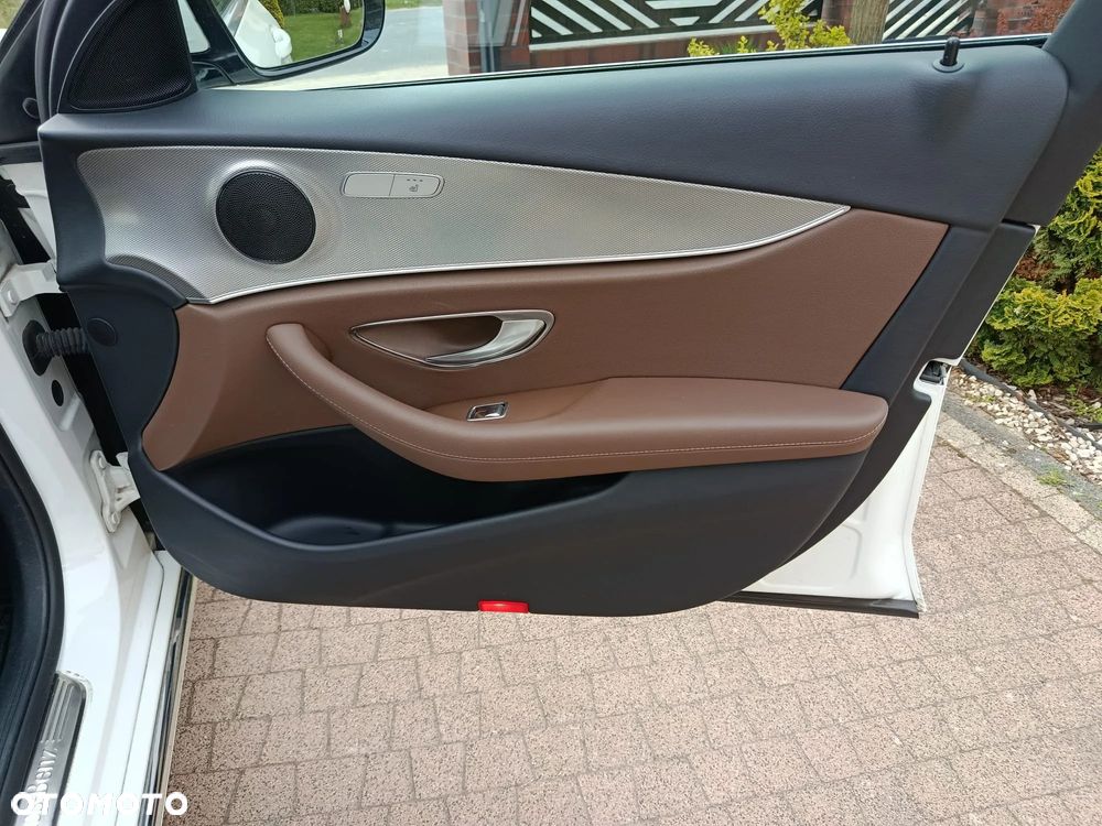 Mercedes-Benz Klasa E 220 d 9G-TRONIC - 35