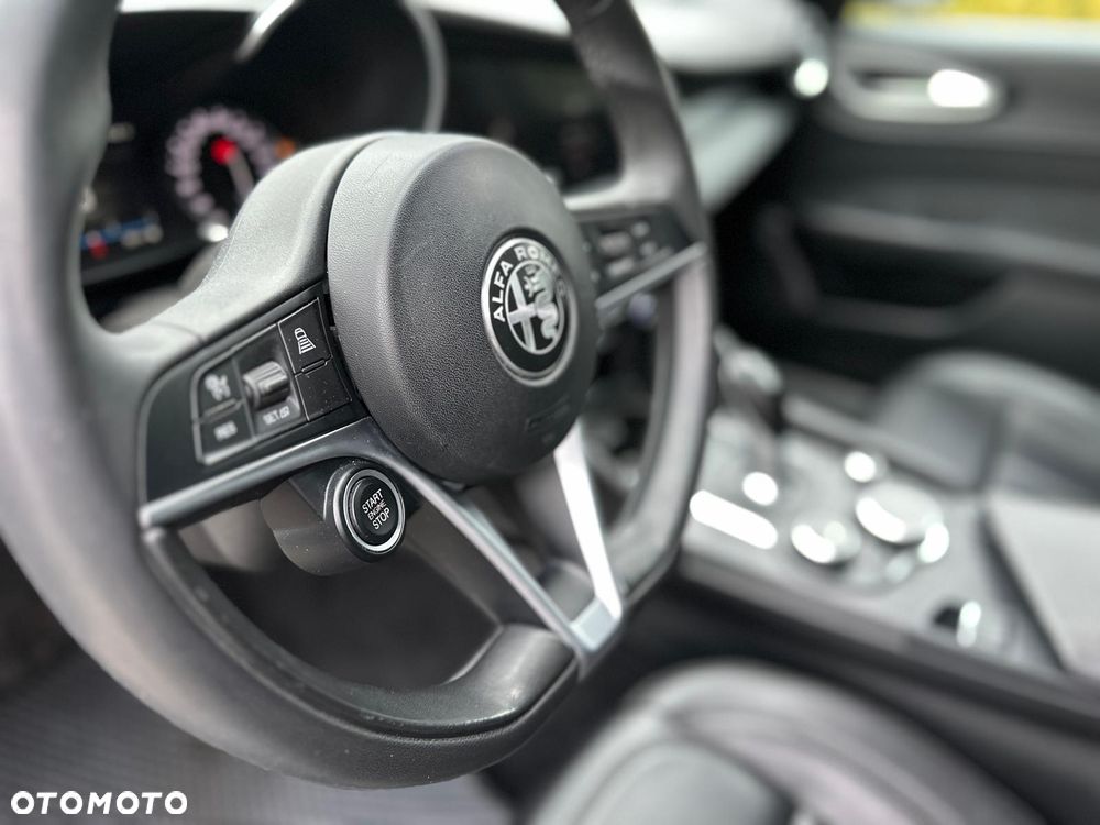 Alfa Romeo Giulia 2.2 D Turbo Super - 12
