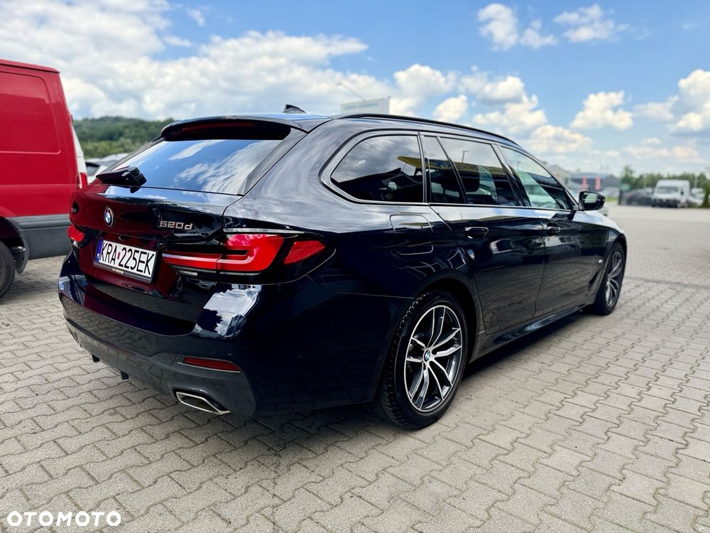 BMW Seria 5 520d xDrive M Sport Edition - 8