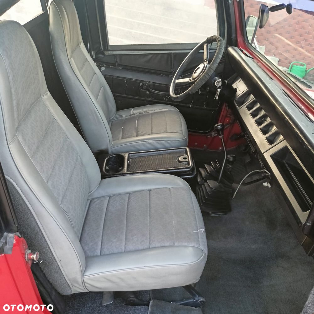 Jeep Wrangler 2.5L - 18