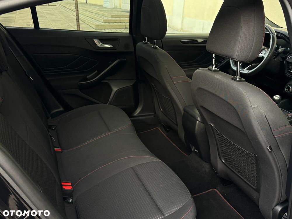 Ford Focus 1.5 EcoBlue ST-Line - 28
