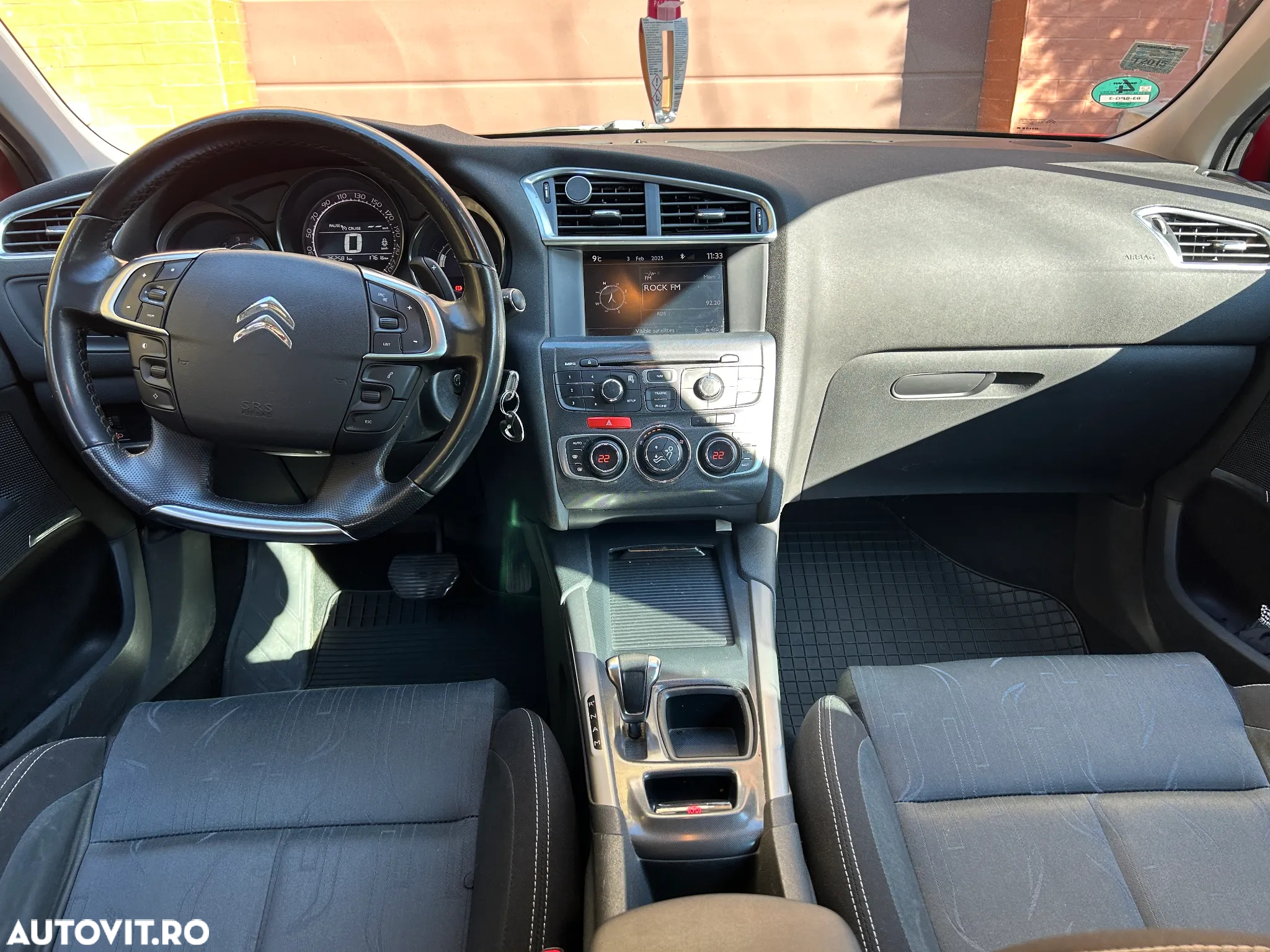 Citroën C4 e-HDi 110 EGS6 Stop/Start System Selection - 8