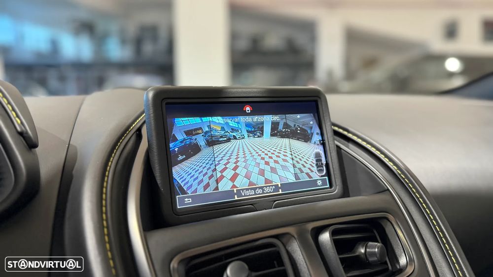 Aston Martin DB11 Volante V8 - 21