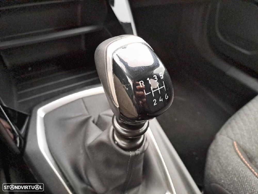 Peugeot 2008 1.2 PureTech Style - 21