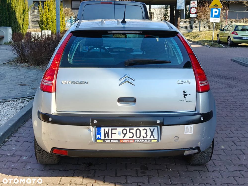 Citroën C4 1.4 16V Impress - 24