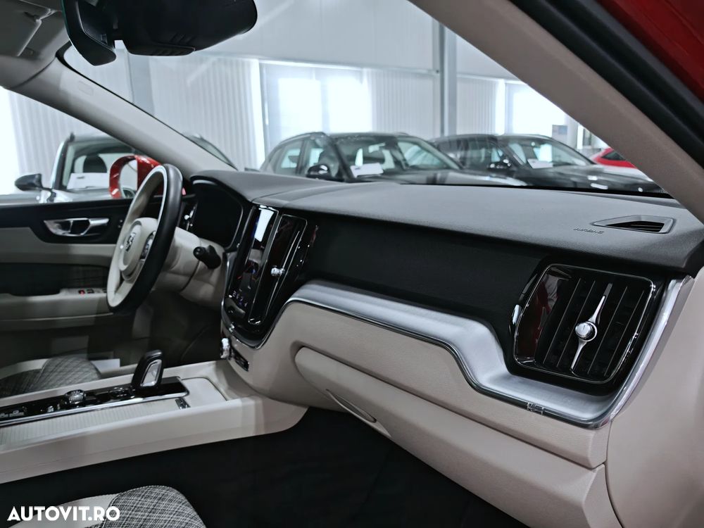 Volvo XC 60 T6 AWD Recharge Geartronic Inscription - 27