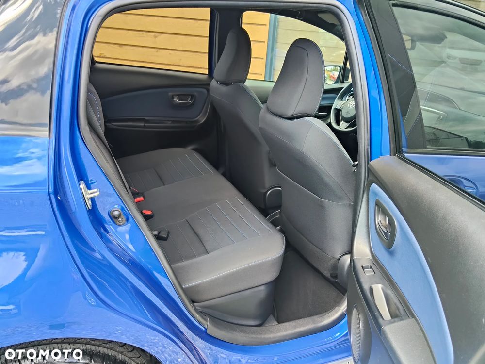 Toyota Yaris Hybrid 100 Premium - 28
