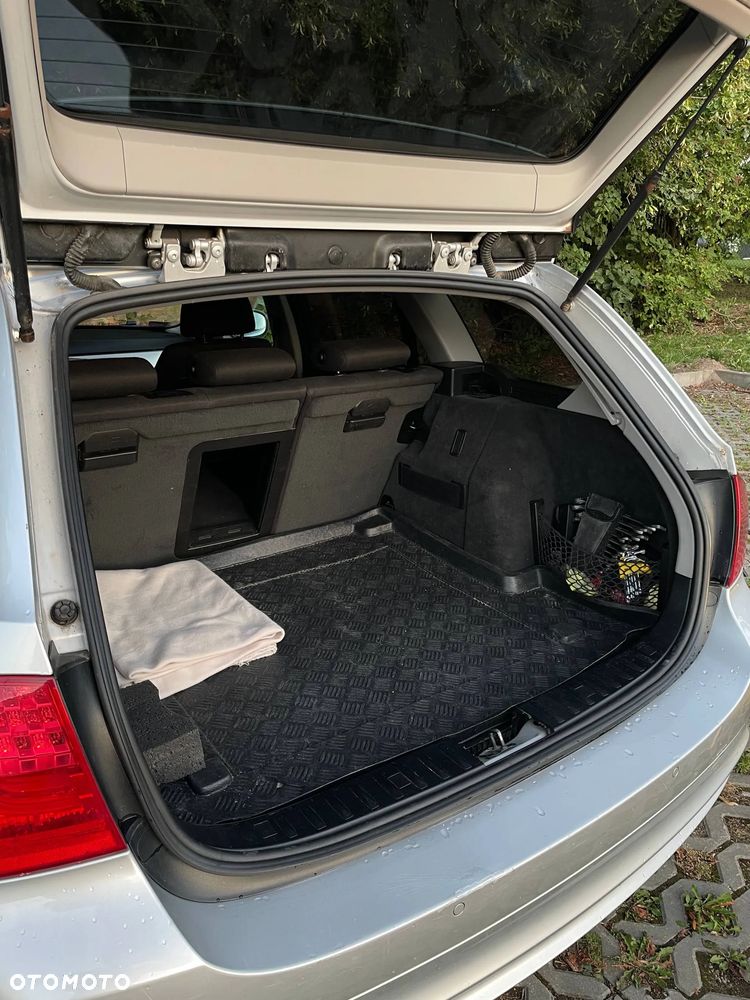 BMW Seria 3 318d - 17
