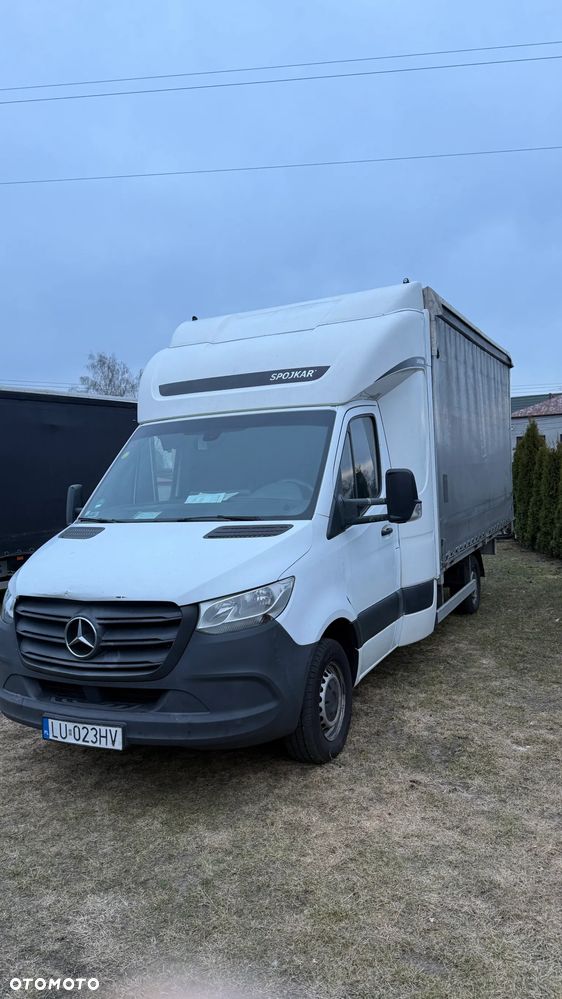 Mercedes-Benz W907 - 1