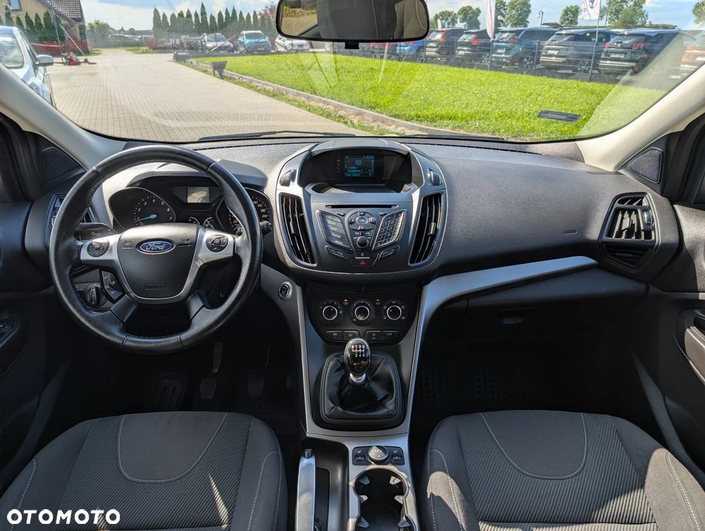 Ford Kuga 1.6 EcoBoost 2x4 Titanium - 25