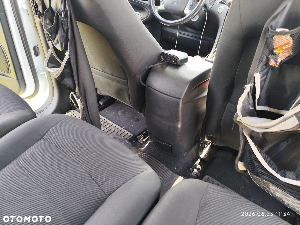 Ford S-Max 2.0 TDCi DPF Champions Edition - 34